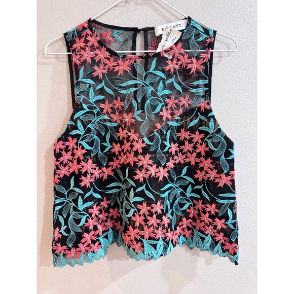 Elliatt Tops - ELLIATT Black Embroidered Floral Sheer Mesh Sleeveless Top Size M NEW
